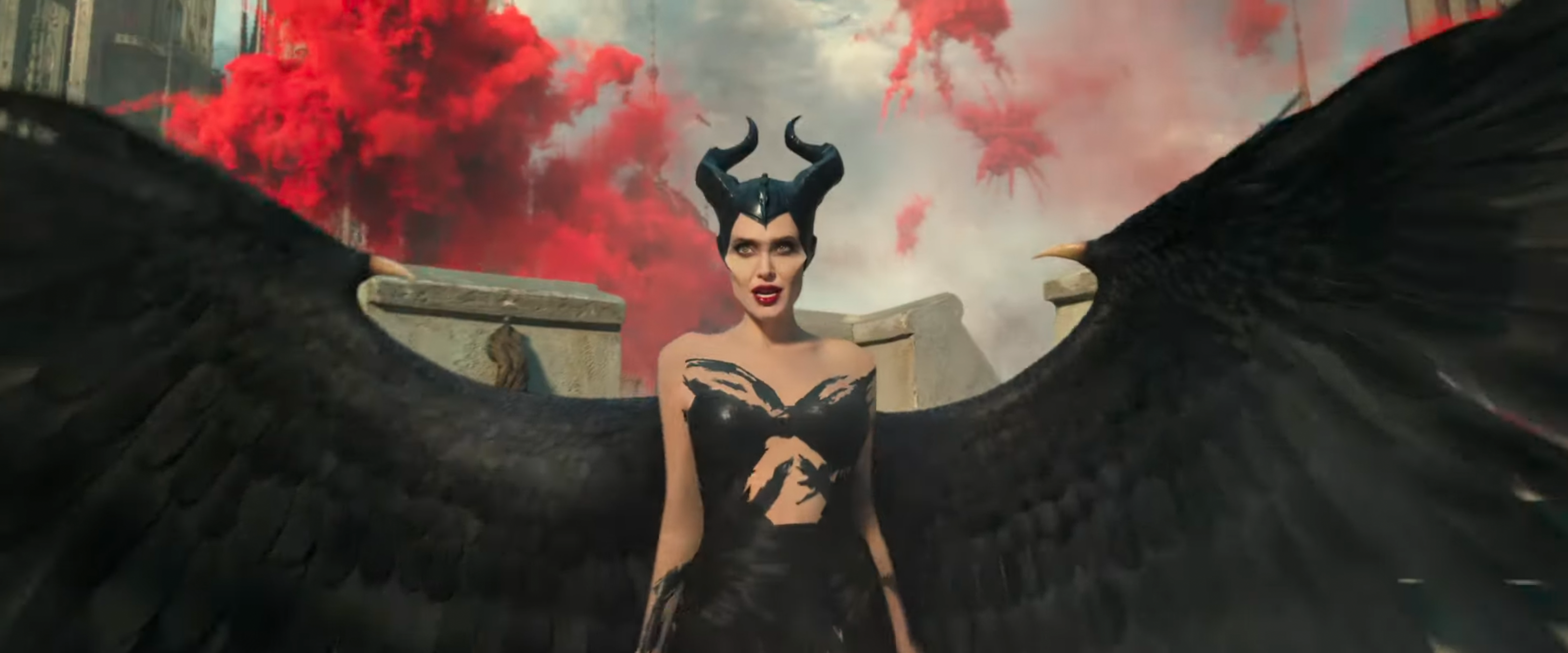 New Trailer: Disney’s Maleficent: Mistress Of Evil – Official Teaser Trailer #1